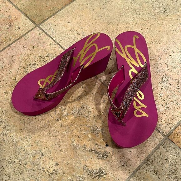 Guess platform flip flops - Picture 1 of 4